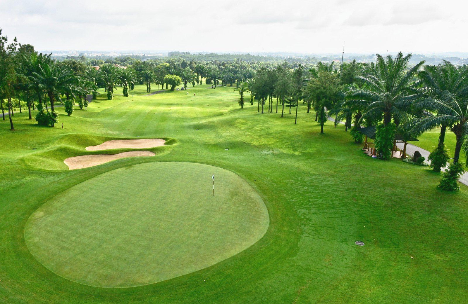 Saigon Sightseeing & Golf Course Tour 8 Days